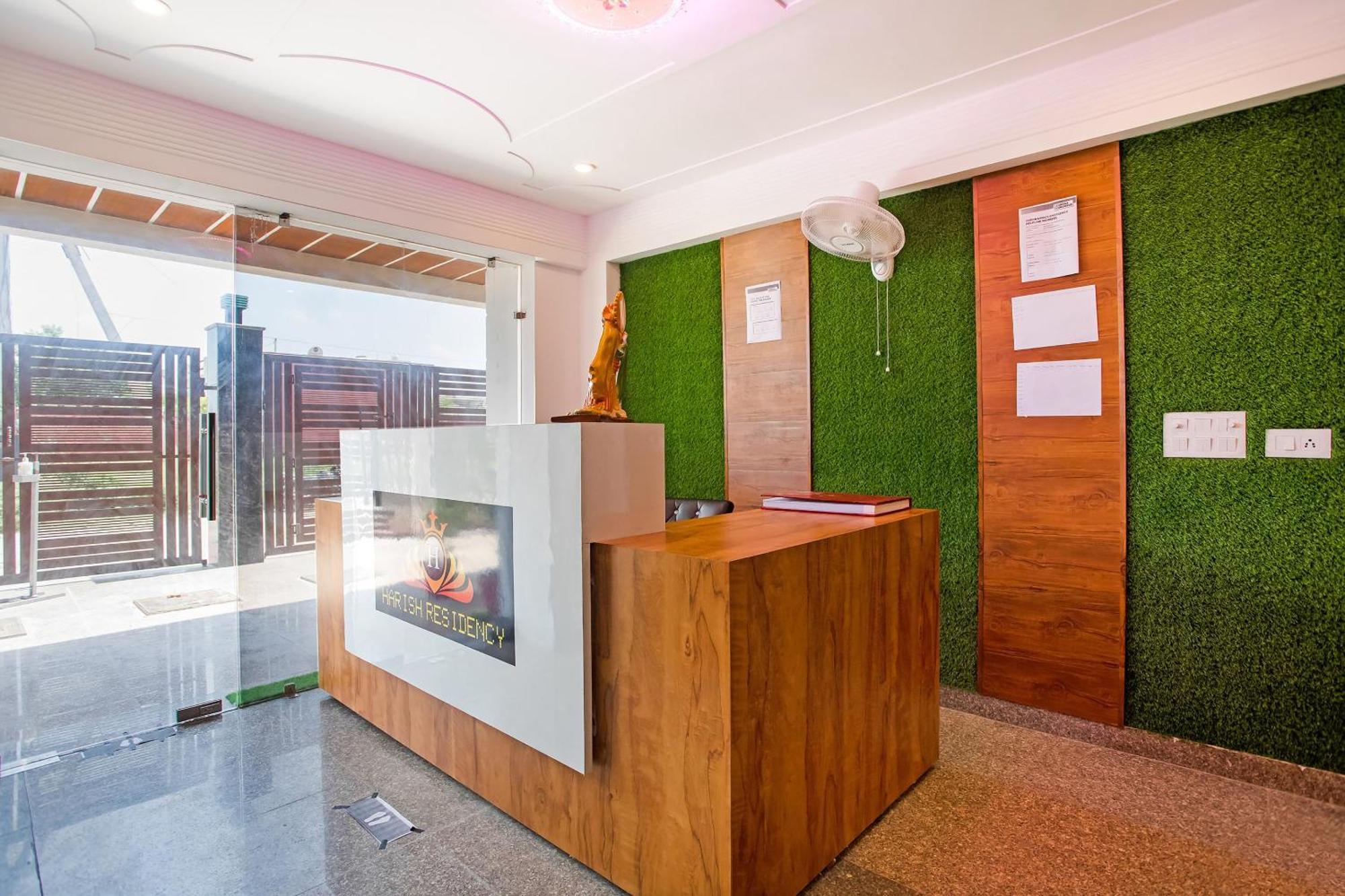 Capital O Harish Residency Ξενοδοχείο Γκουργκάον Εξωτερικό φωτογραφία